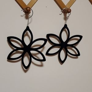 2 black scarf hangers